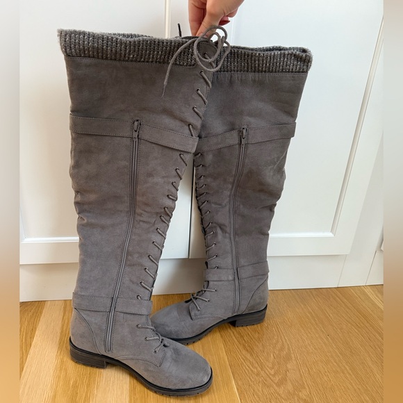 Lace up gray boot - Picture 4 of 11